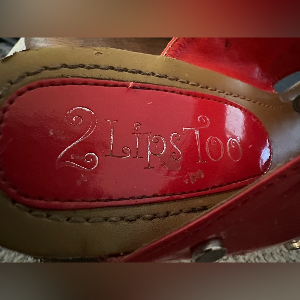 2 LIPS TOO Red Skull Toe Sandals - No Size  (9) - Picture 12 of 16